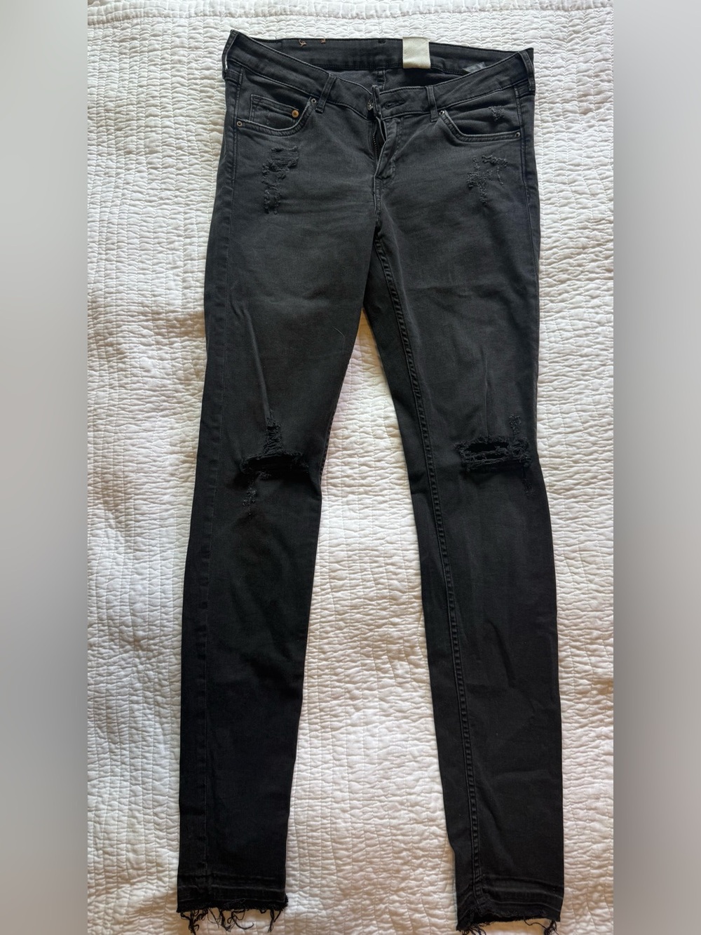 H &M Black Distressed Women's Skinny Jeans